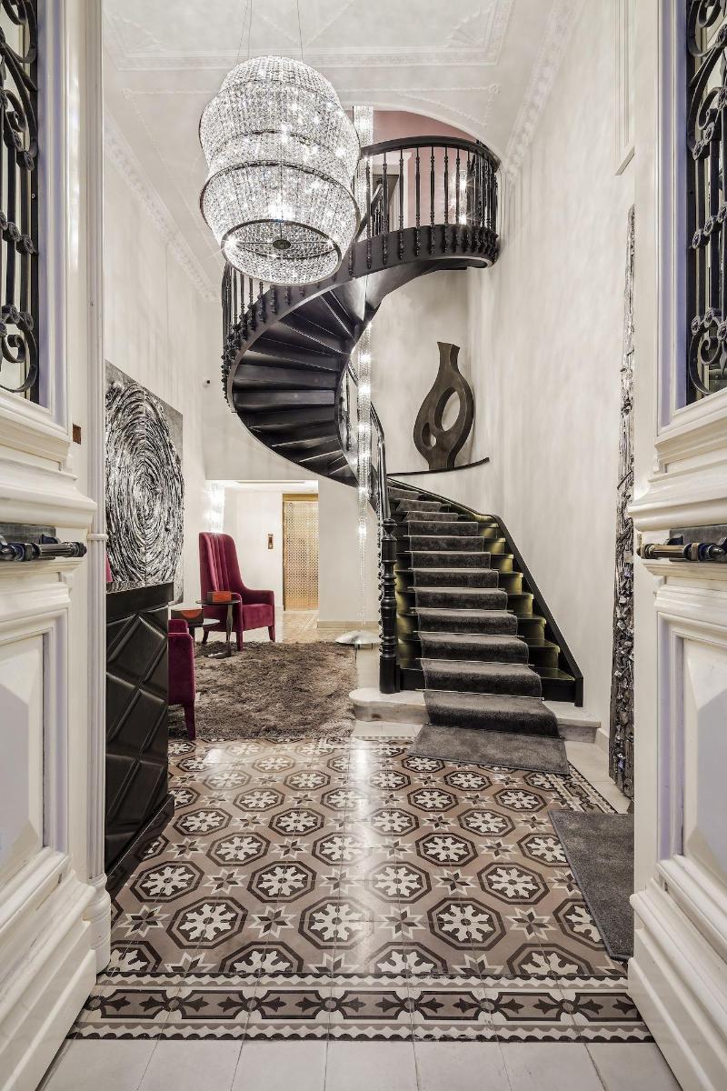 Hotel 3 Sixty Hotel & Suites 4*