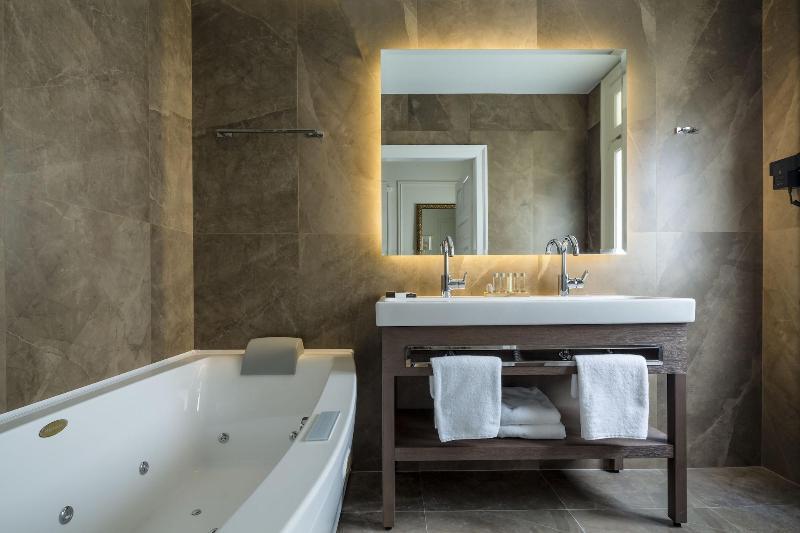 3 Sixty Hotel & Suites Hotel 4*