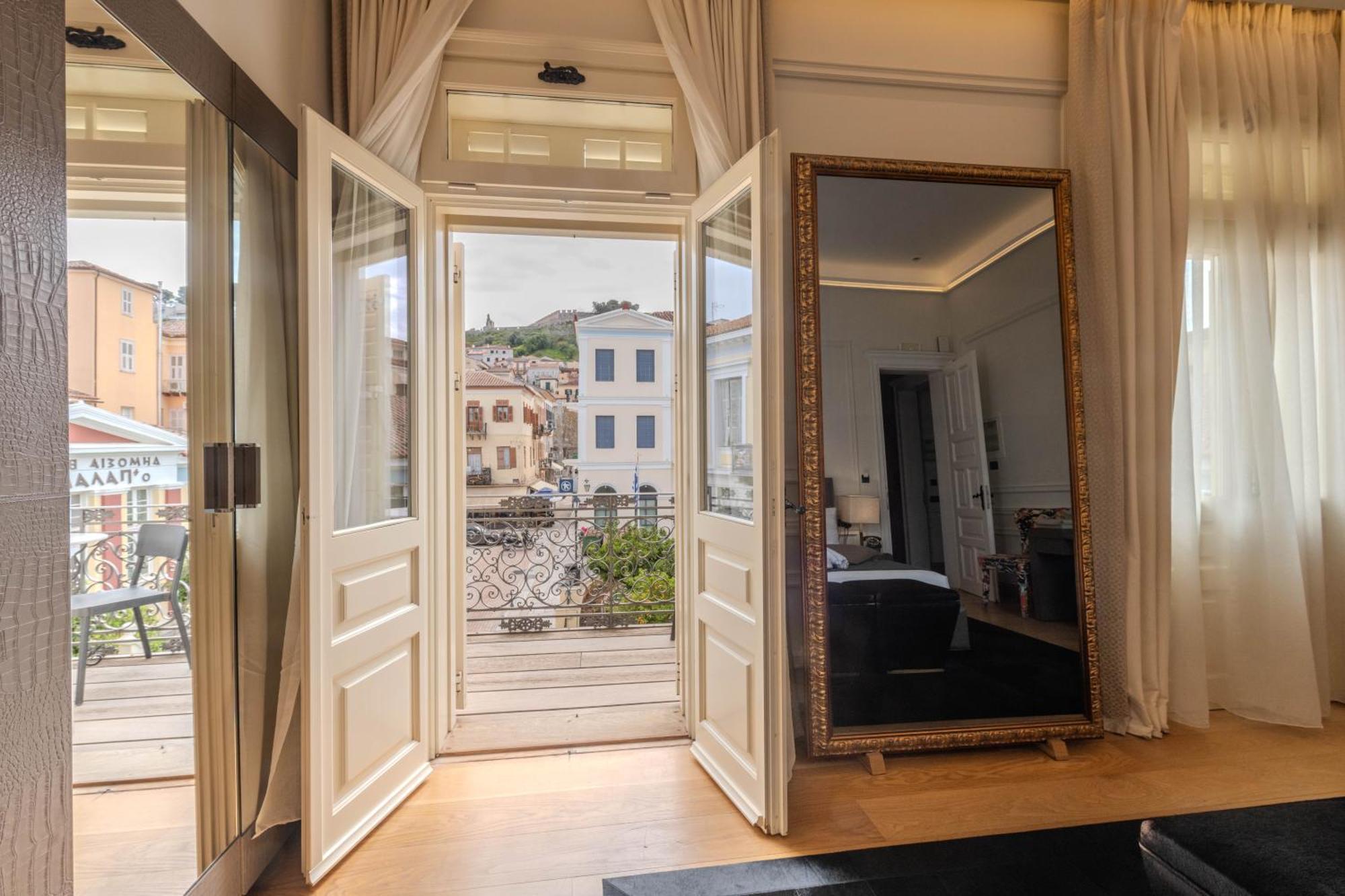Hotel 3 Sixty Hotel & Suites 4*
